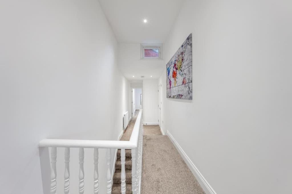 Brand New Cricklewood Zone 2 Modern Casa vacanze Londra