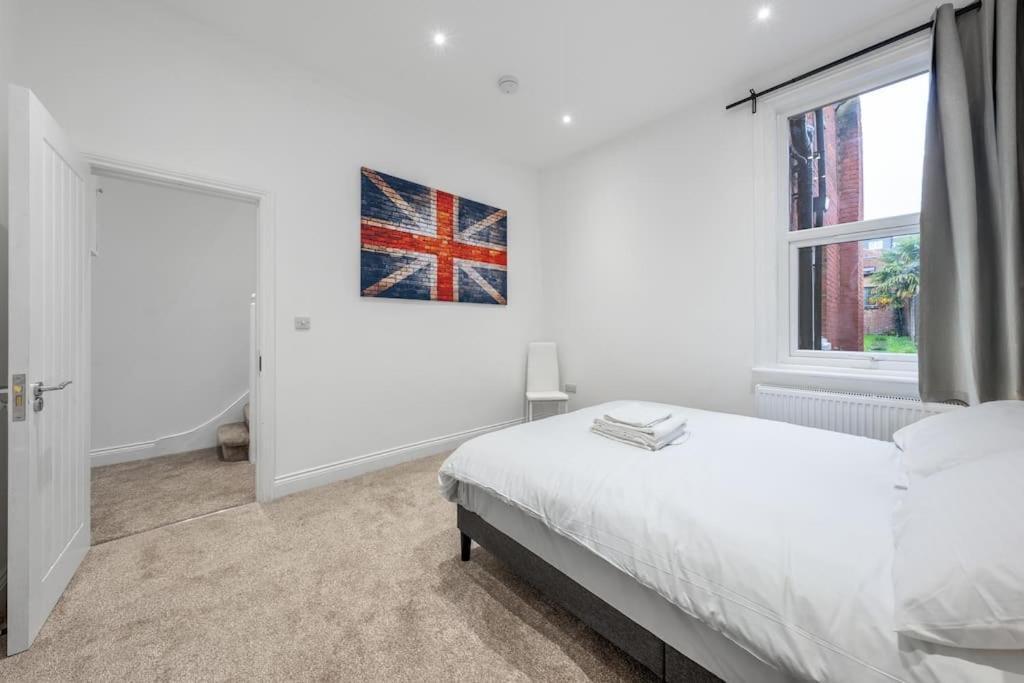 Brand New Cricklewood Zone 2 Modern * Londra